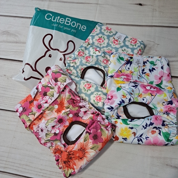 CuteBone Dog Diapers Female Washable Large 3 Pack Reusable - Picture 1 of 6